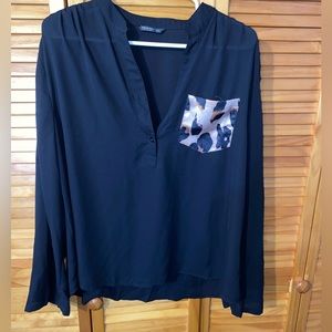 *3/$15* Women’s one pocket blouse NWOT